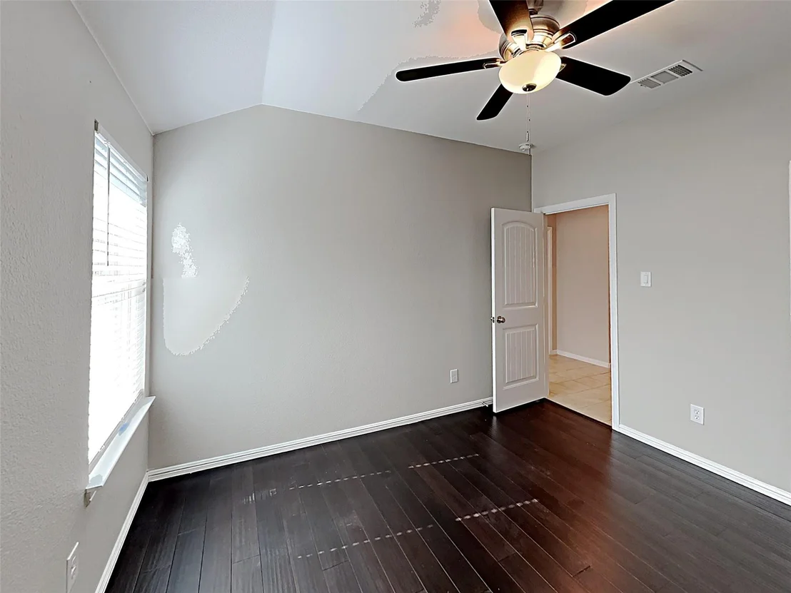 Photo of 900 Walls Boulevard