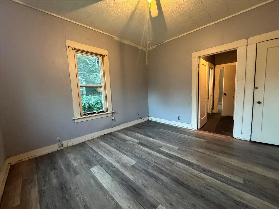 Photo of 2721 Homan Avenue