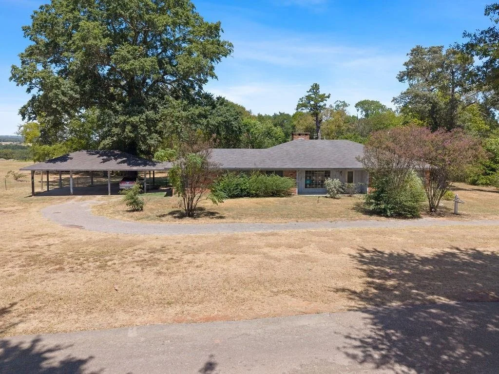 Photo of 551 County Road 4203