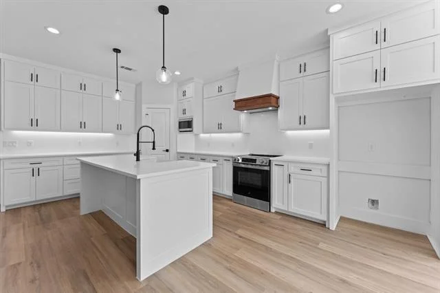 Photo of 3825 Williamsburg Drive