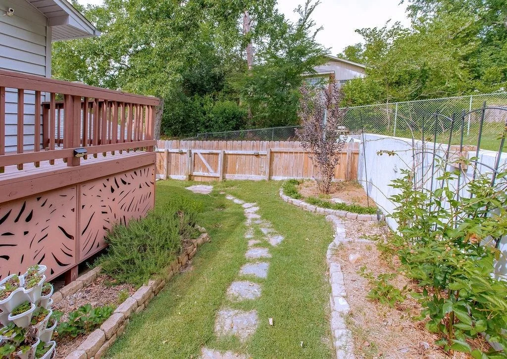 Photo of 255 Hideaway  Lane Central