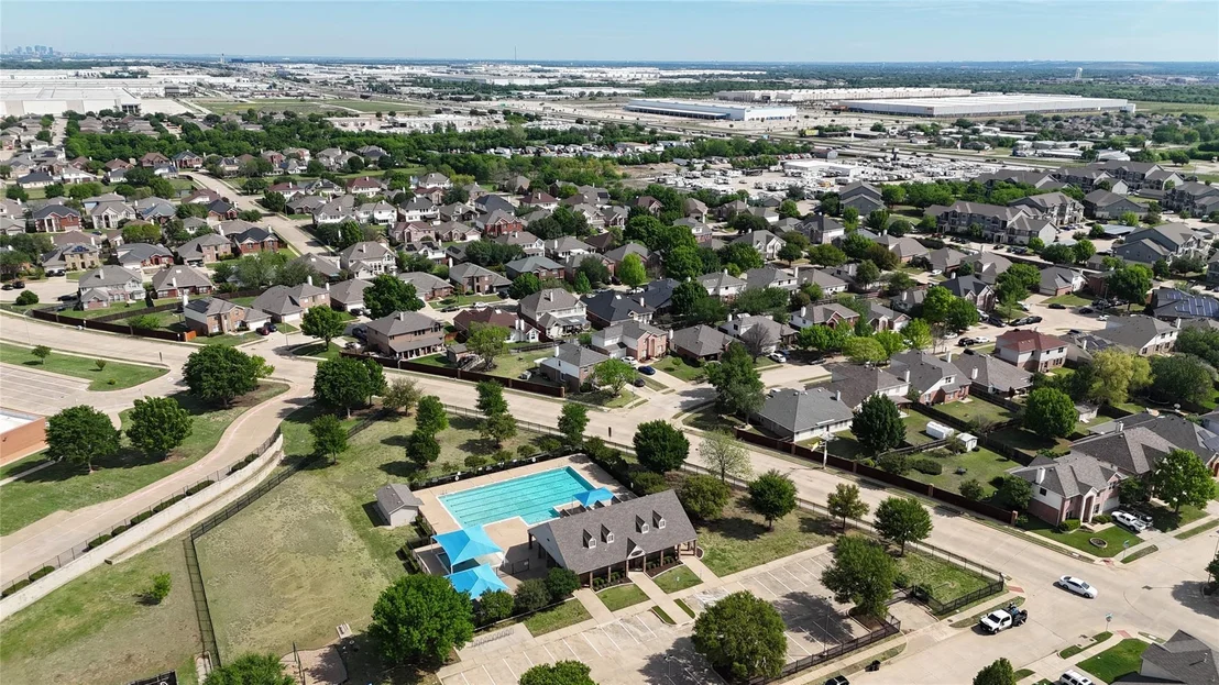 Photo of 421 Roundrock Lane