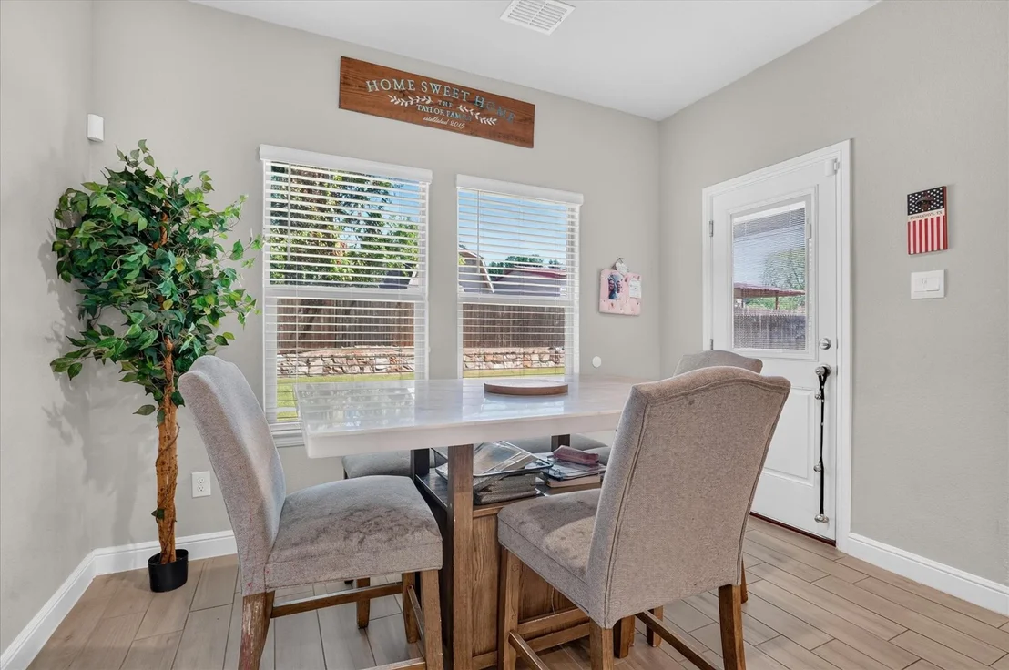Photo of 1425 Bennett Drive