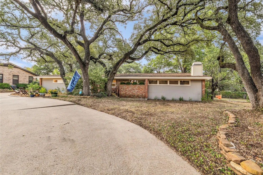 Photo of 2112 Gregory Lane
