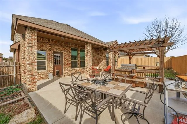 Photo of 409 Crown Oaks Drive