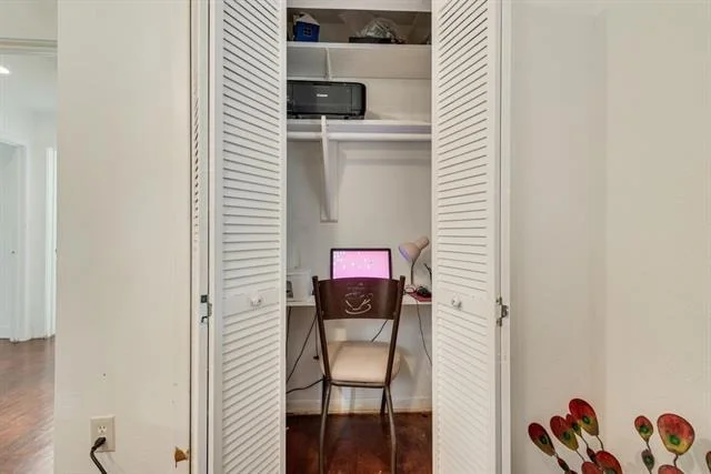 Photo of 1604 Summit Street