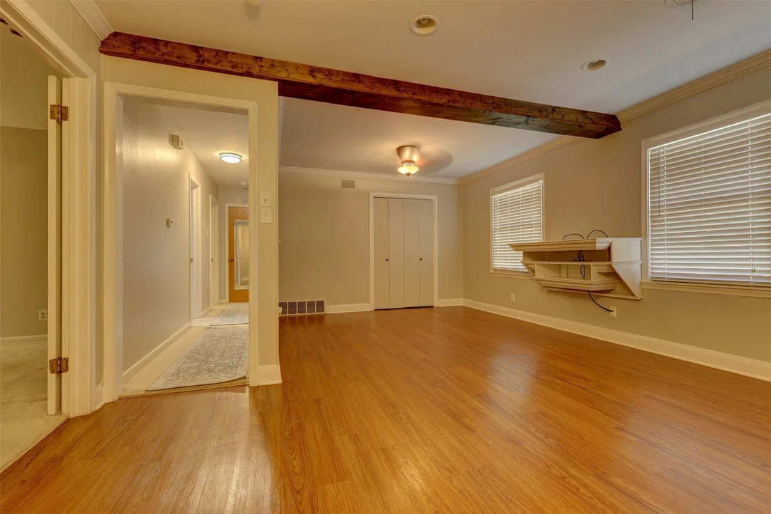 Photo of 2012 Mountainview Drive