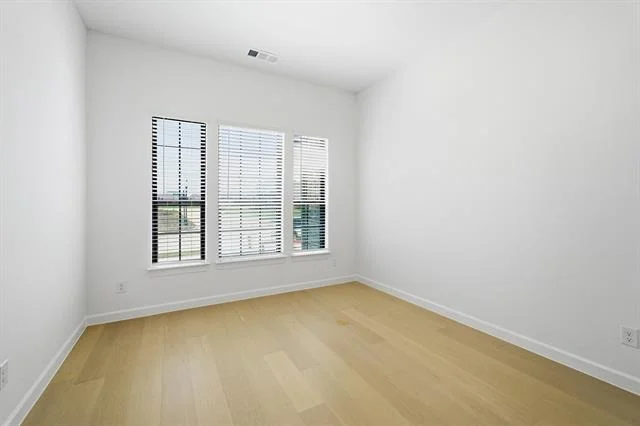 Photo of 16401 Flatlands Way