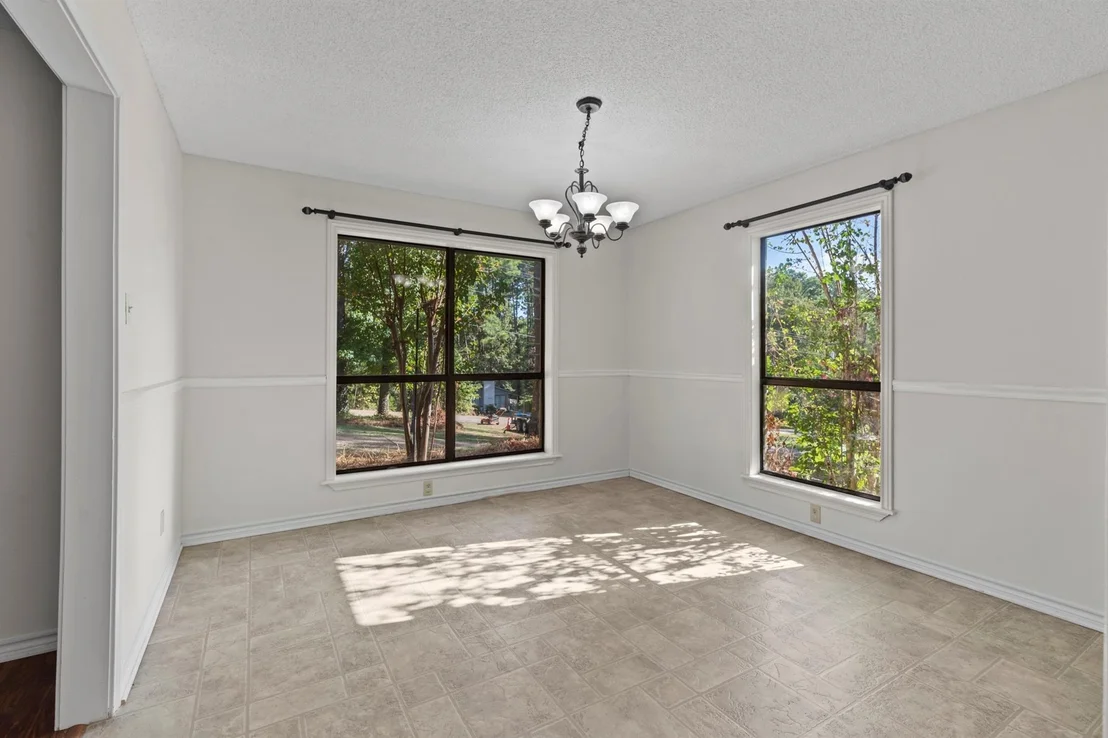 Photo of 1656 Pineview Lane