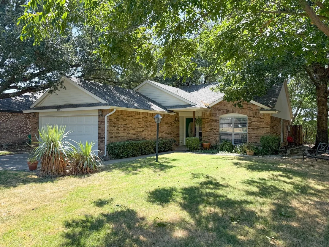 Photo of 2705 Thunderbird Drive