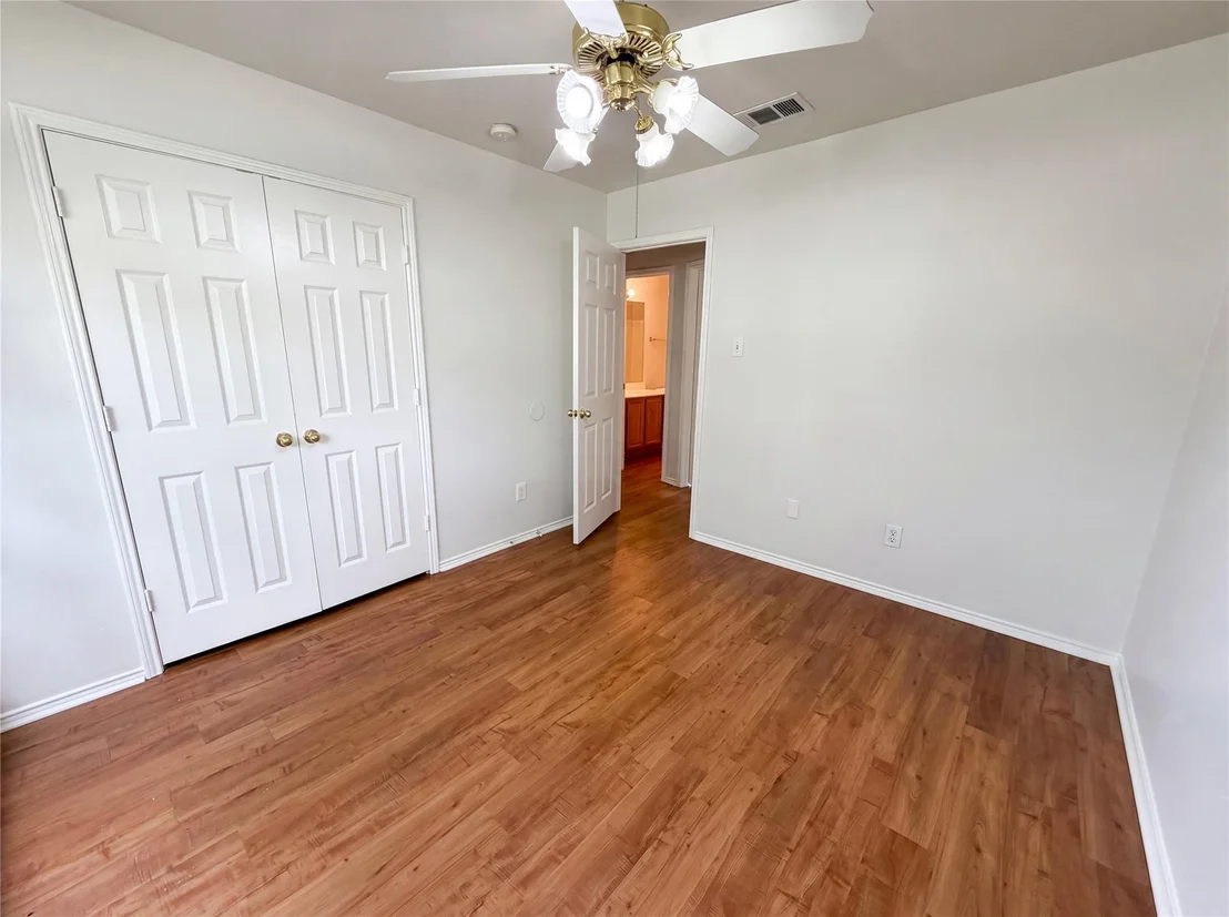 Photo of 5432 Nuthatch Street