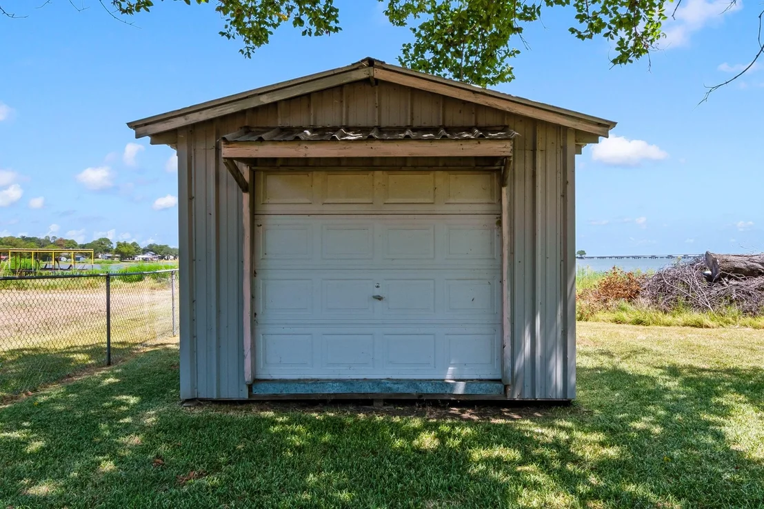 Photo of 1237 Beachview