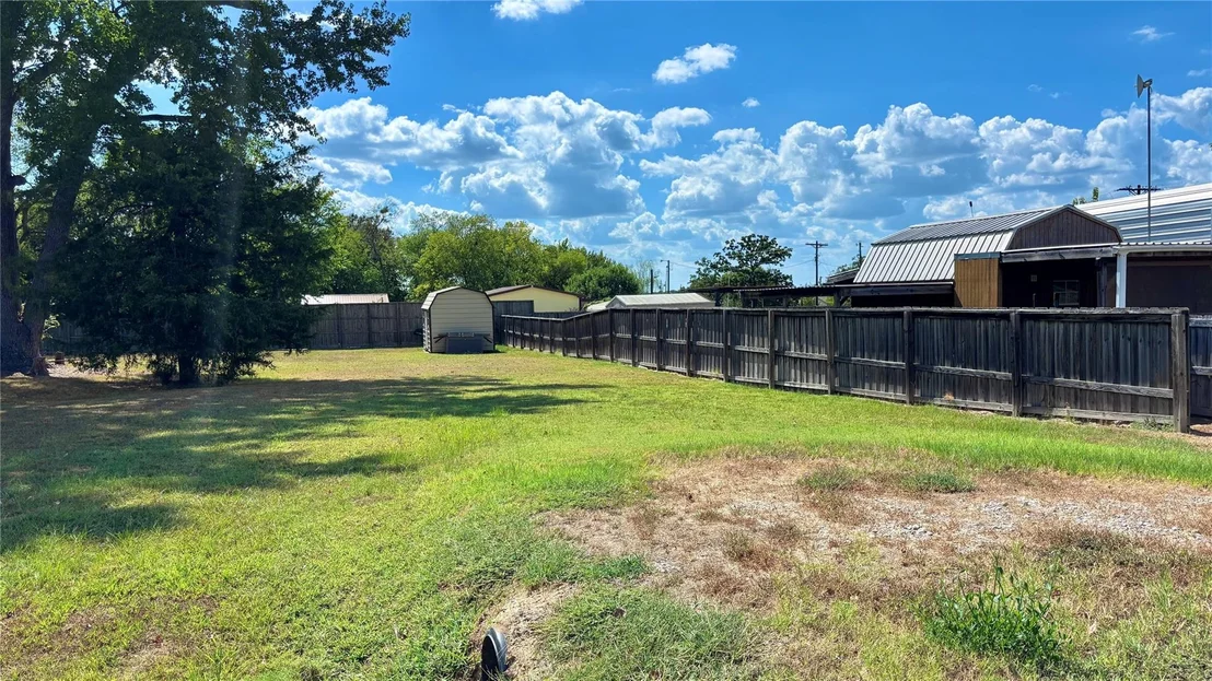 Photo of 555 Comanche Drive