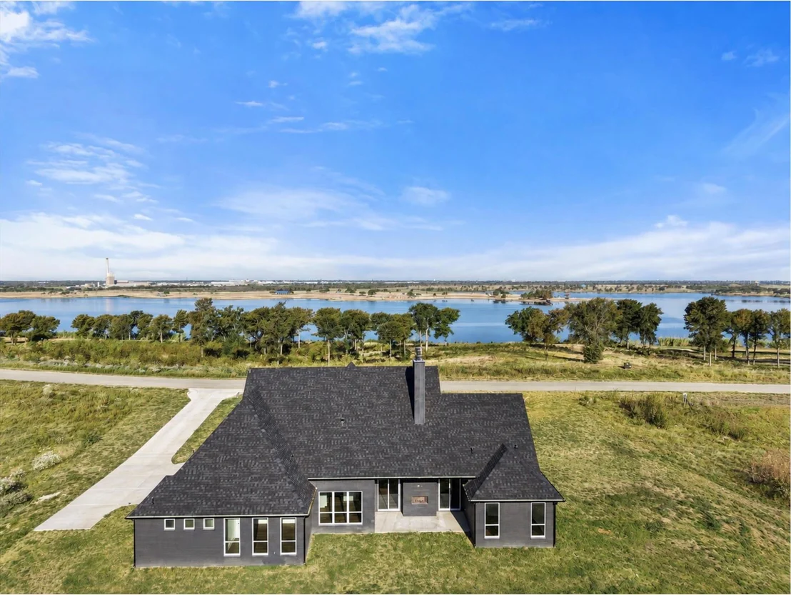 Photo of 554 Shoreside Drive