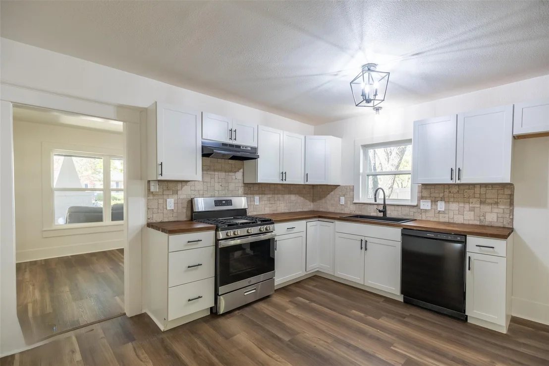 Photo of 1325 Highland Avenue