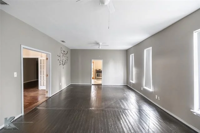 Photo of 141 W 3rd Street