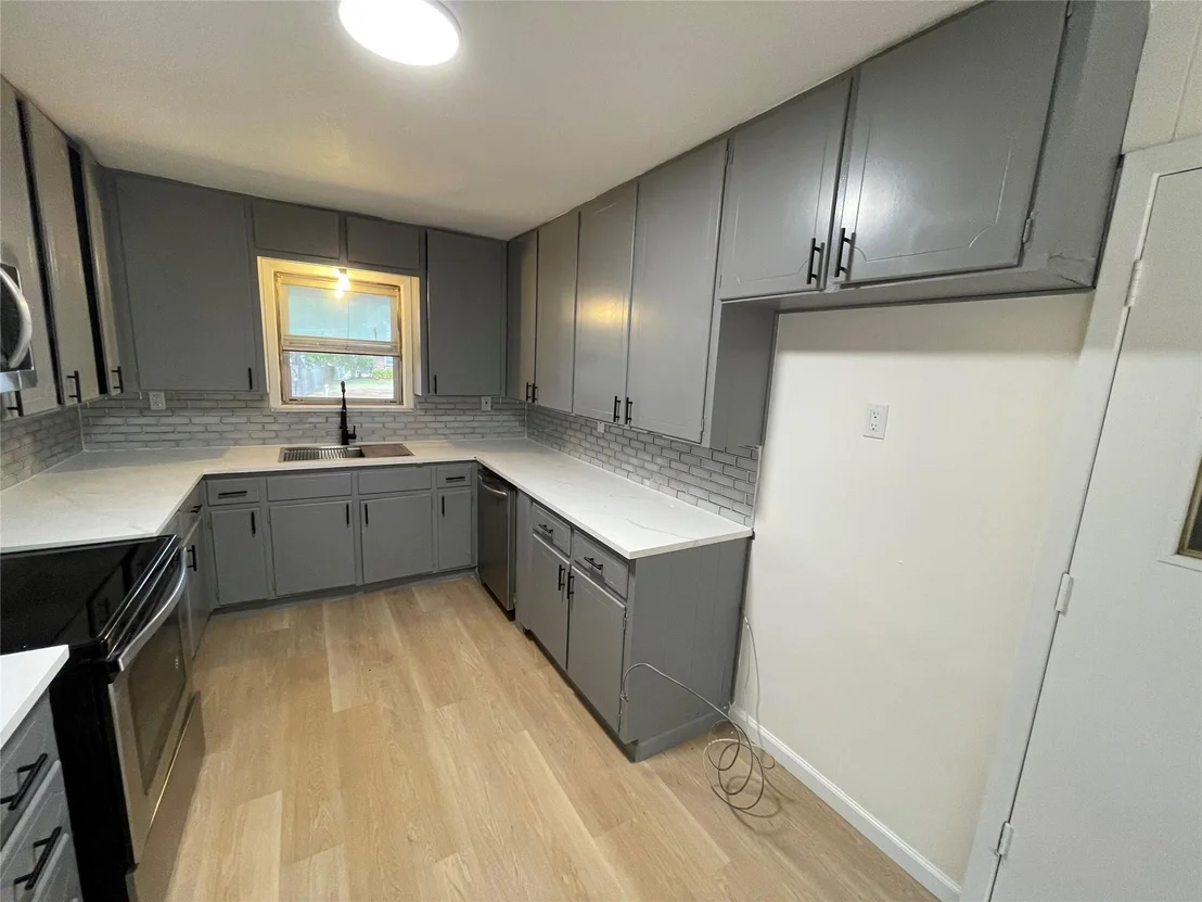 Photo of 107 Dyck