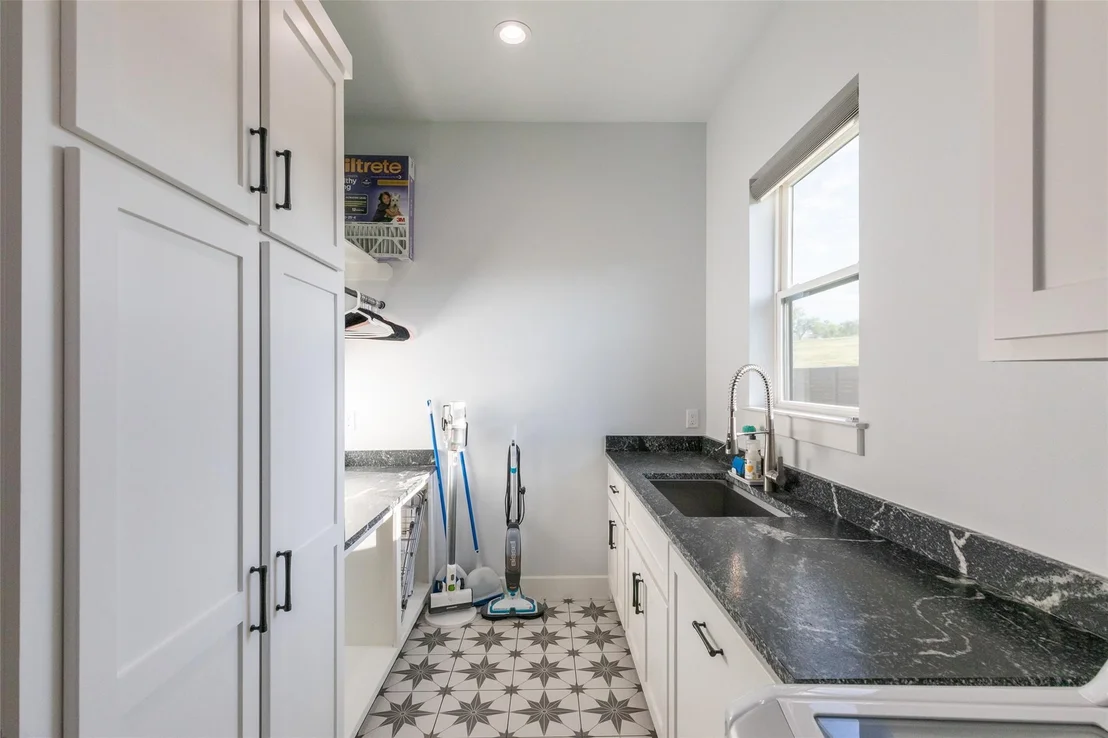 Photo of 8250 Drovers Lane
