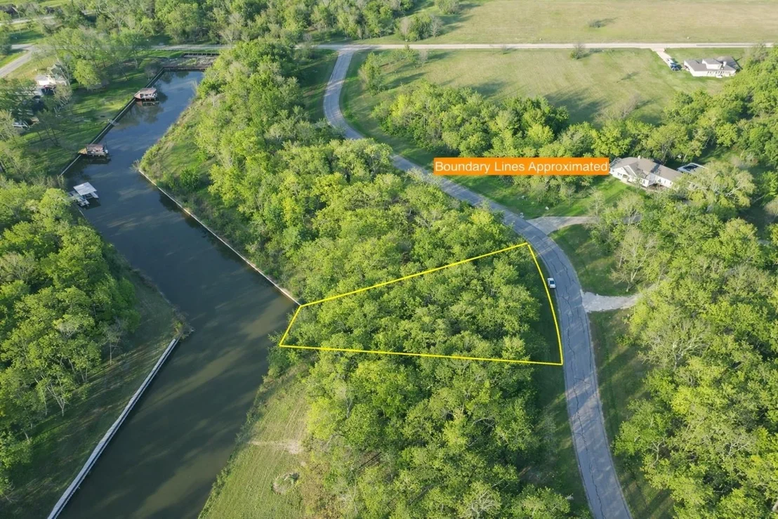 Photo of 442 Waters Edge Drive