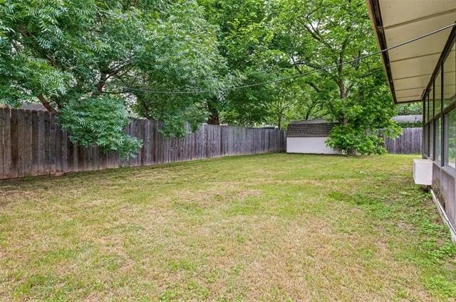 Photo of 2605 Hollywood Drive