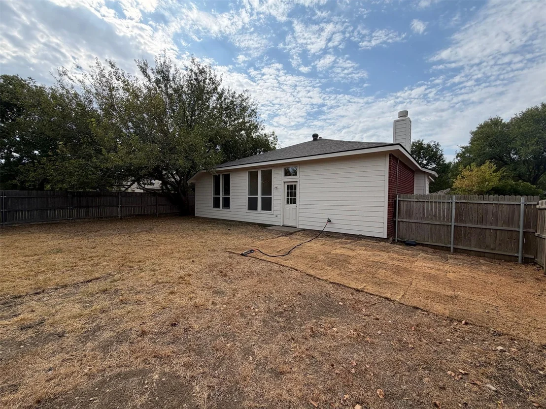 Photo of 825 Dixon Lane