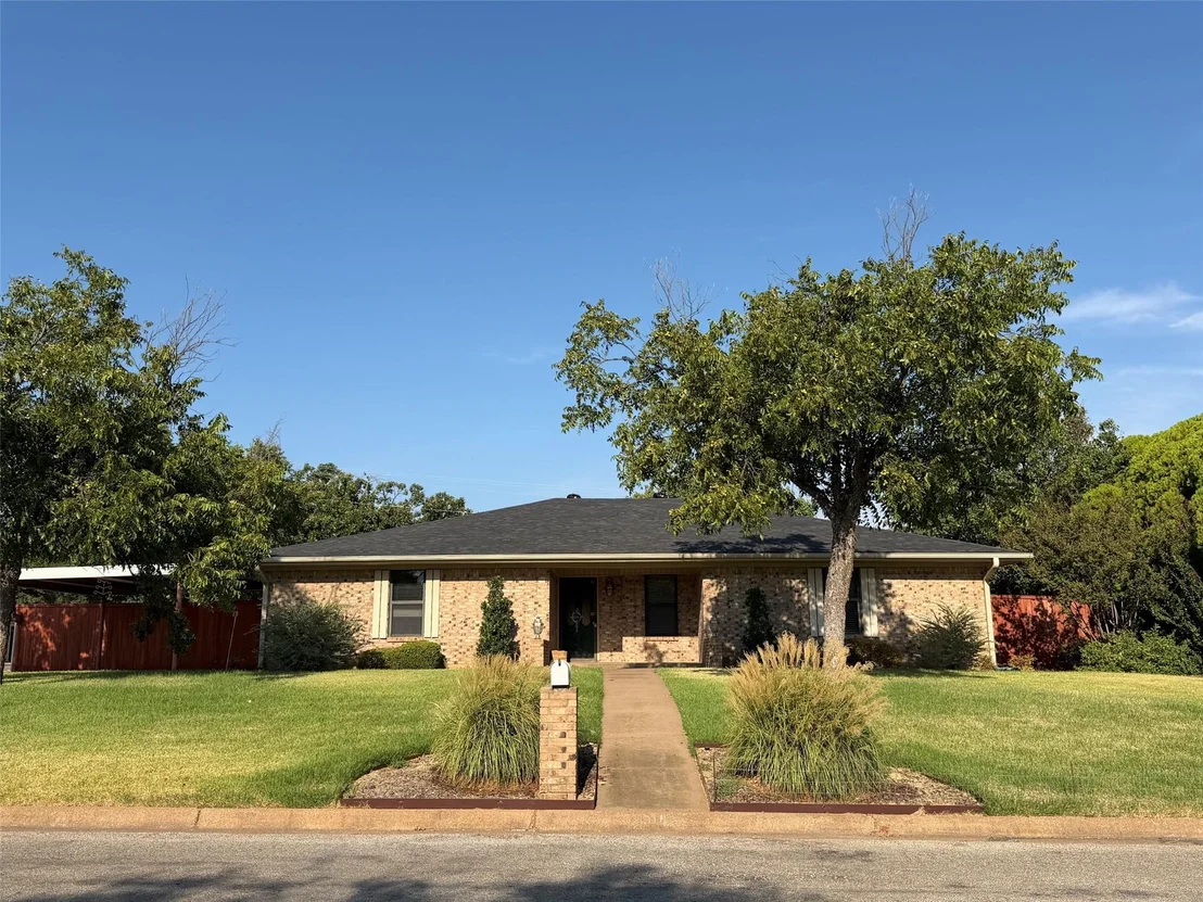 Photo of 1016 Cliff Drive