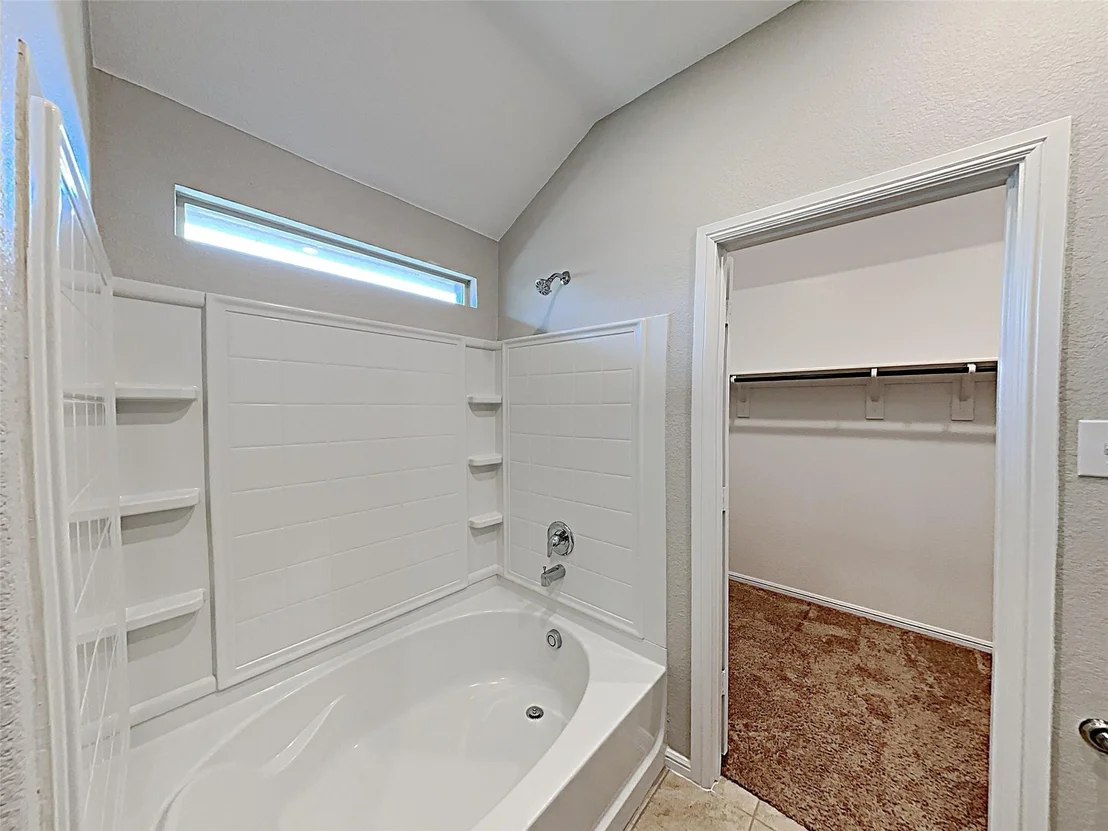 Photo of 900 Walls Boulevard