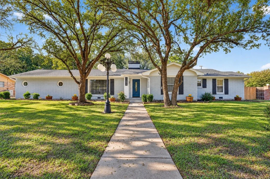 Photo of 1204 Loma Alta Place