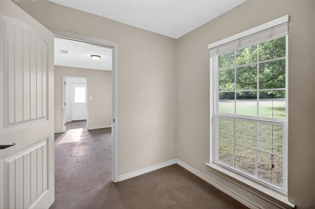 Photo of 505 E 5th Street