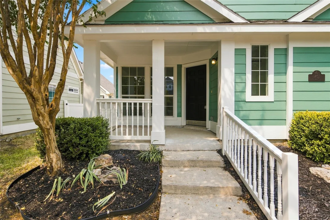 Photo of 1401 Live Oak Lane