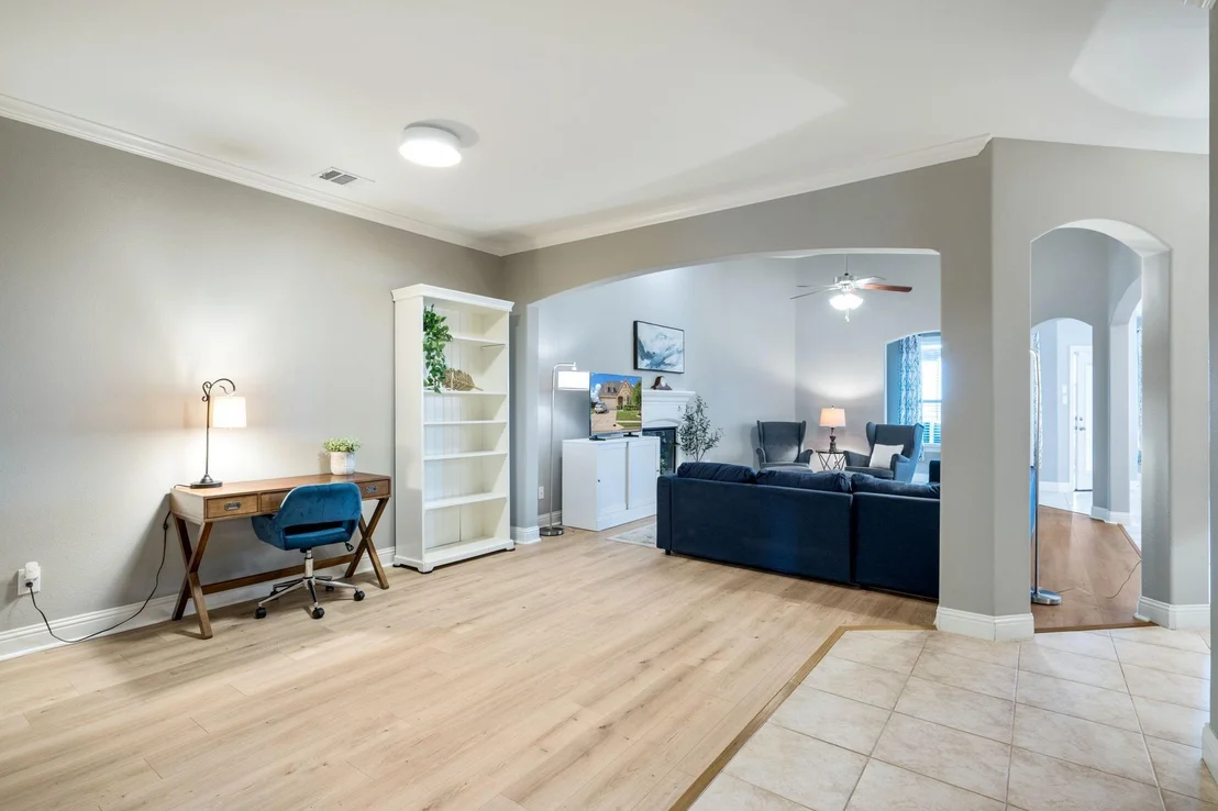 Photo of 560 Winnetka Drive