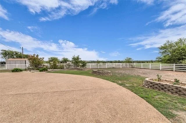 Photo of 1064 Warren Road