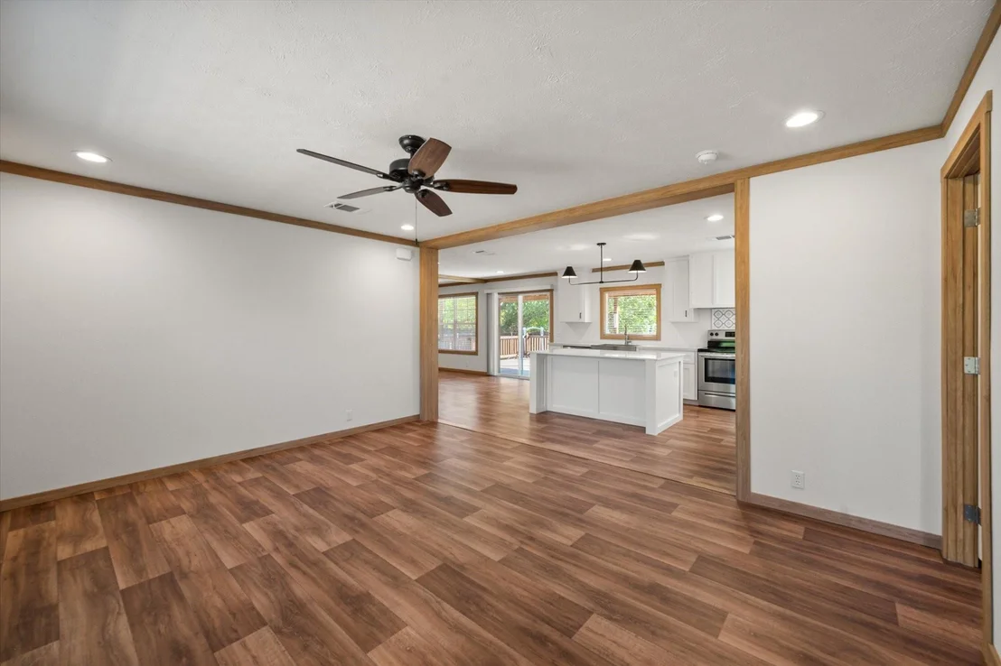 Photo of 716 N Wright Avenue