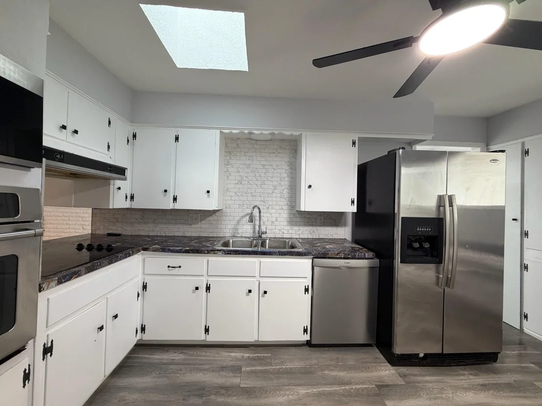 Photo of 5211 Longshore Drive