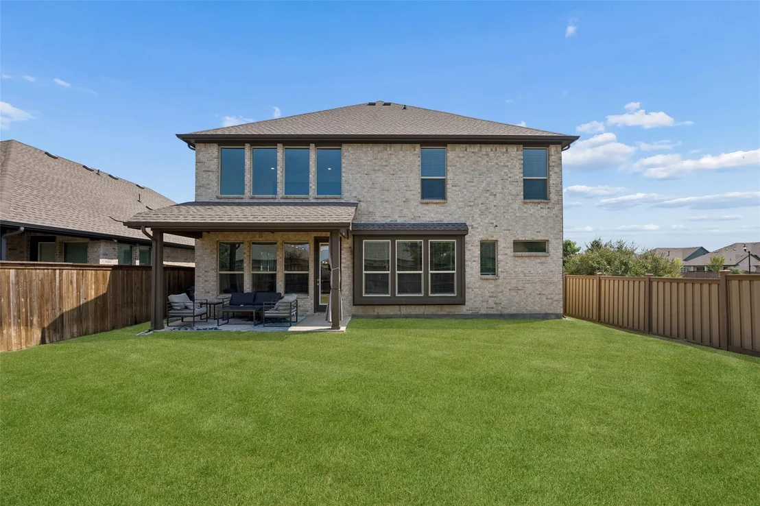Photo of 621 Hummingbird Drive