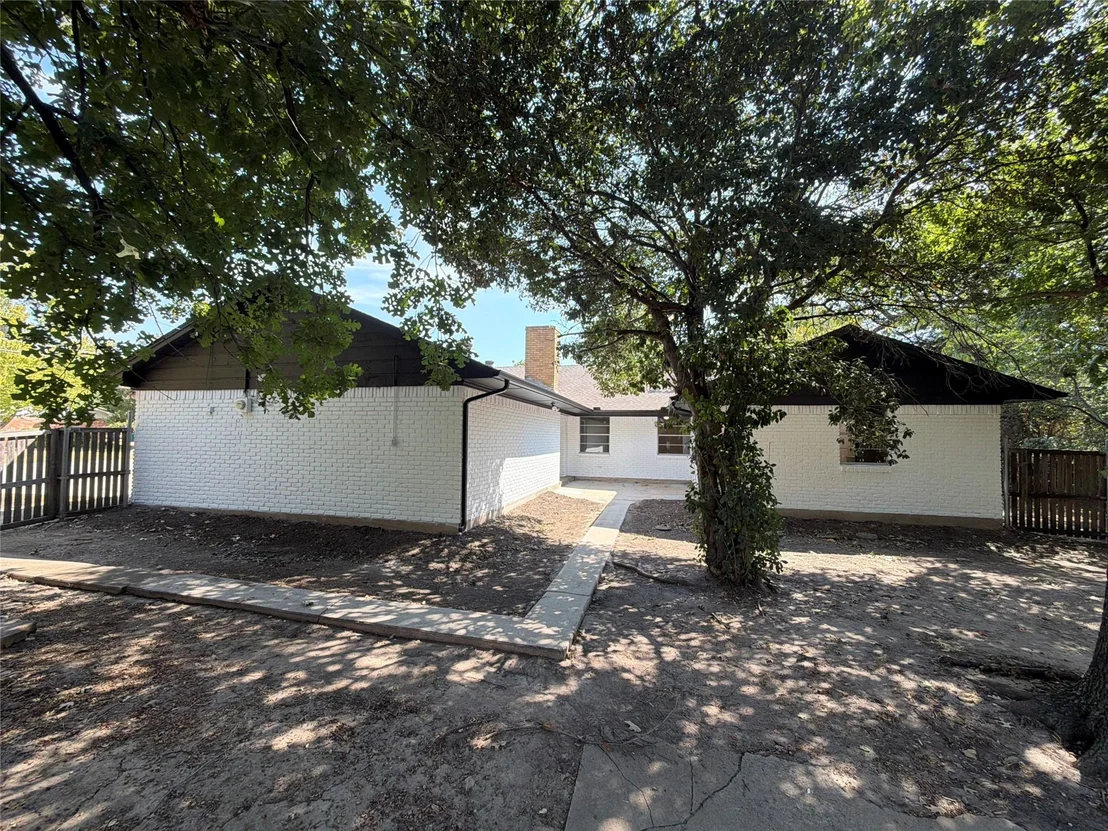 Photo of 1329 Wellington Drive
