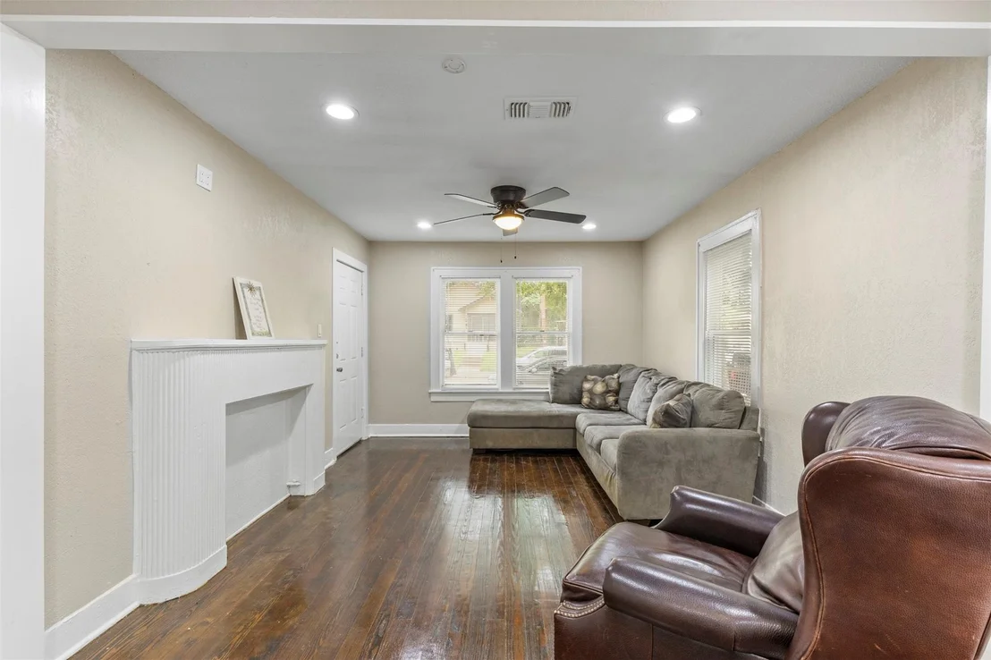 Photo of 3227 Spring Avenue