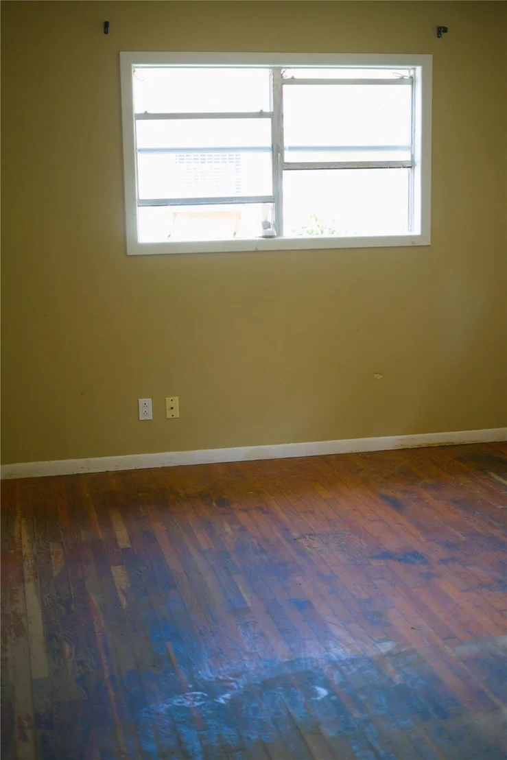 Photo of 2007 W Commerce Street