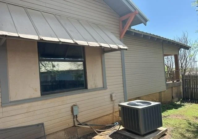 Photo of 700 W 8th Street
