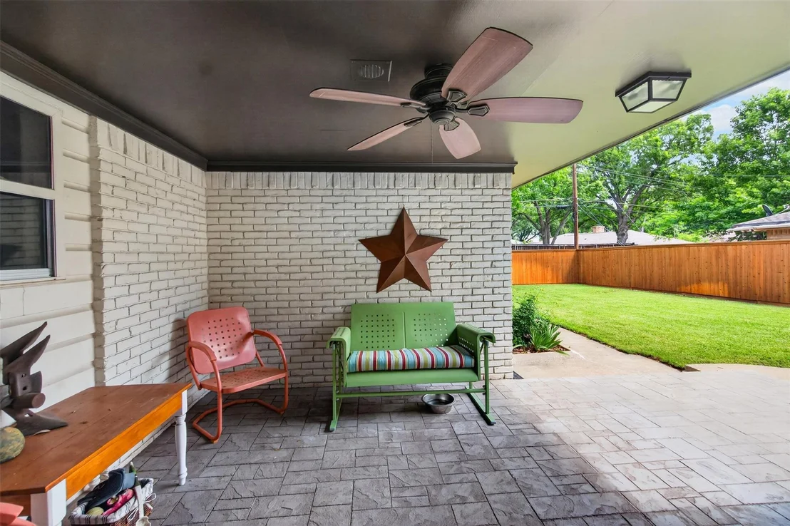 Photo of 6233 Crestmont Drive