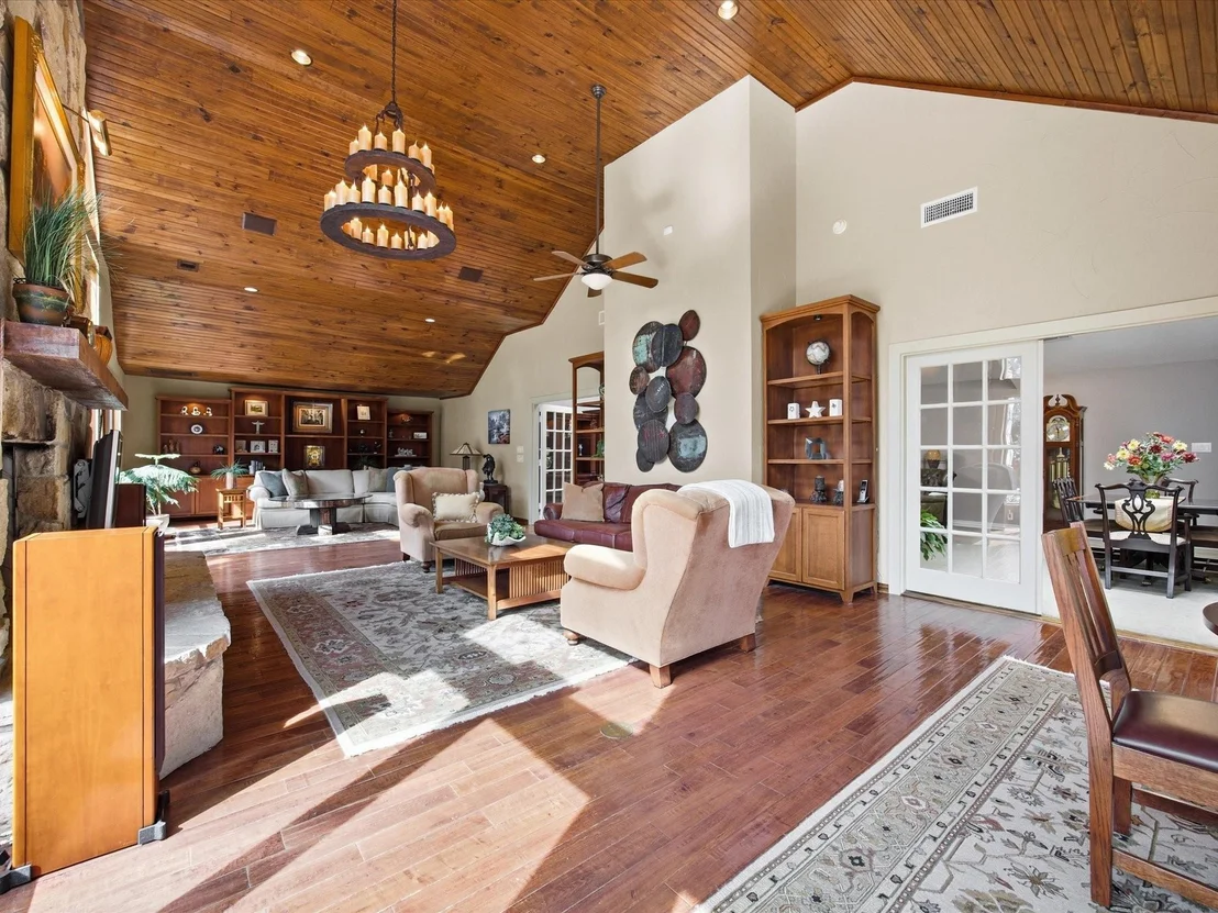 Photo of 625 Estates Drive