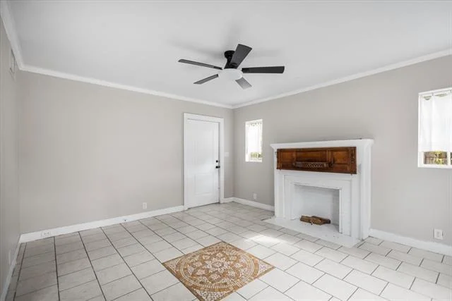 Photo of 917 W Shaw Street