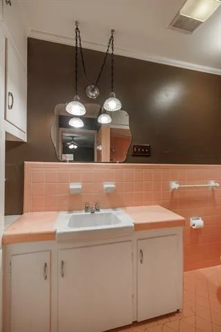 Photo of 817 Rivercrest Drive