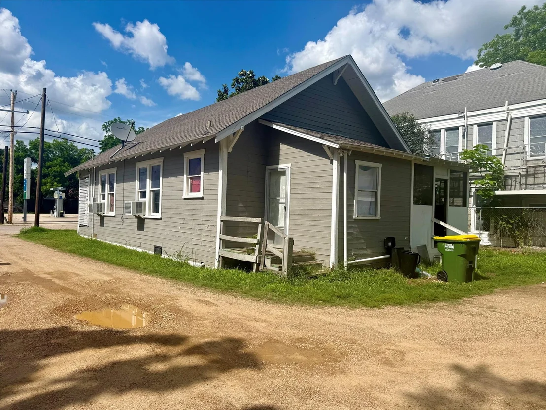 Photo of 400 Live Oak Street