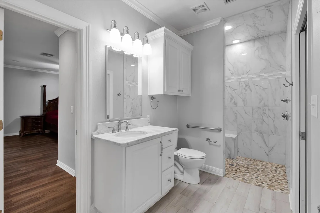 Photo of 3815 Holly Ridge Drive