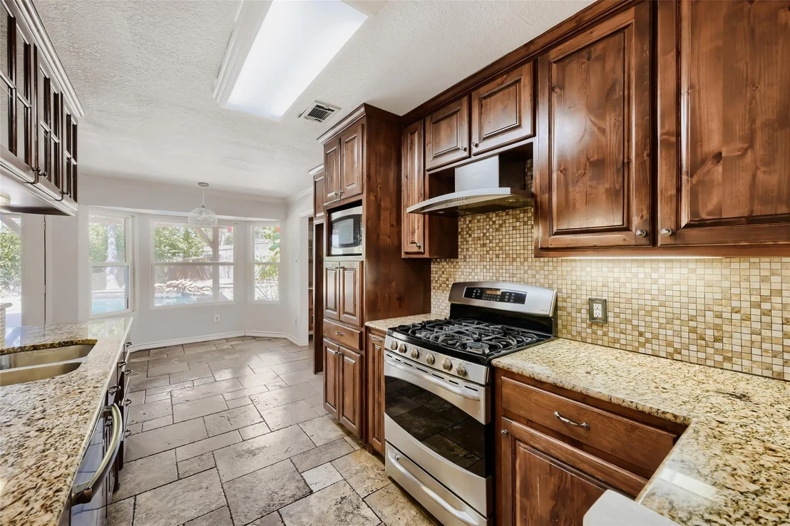Photo of 6504 Genoa Road