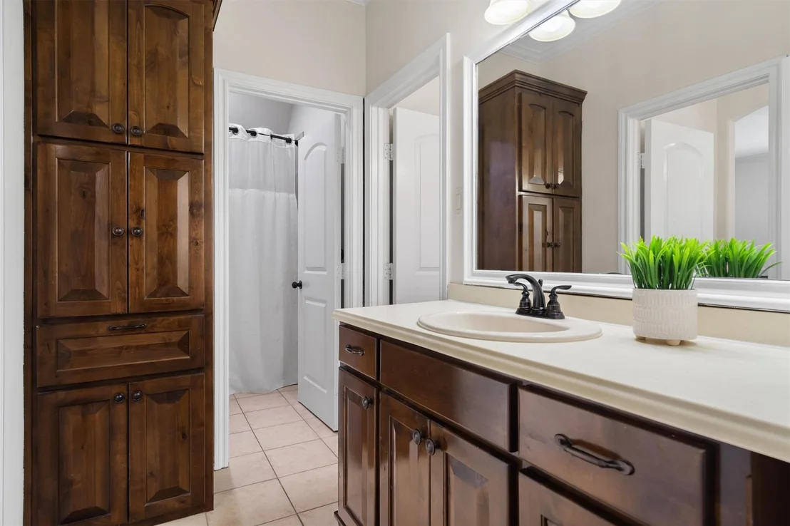 Photo of 3225 Clubview Drive