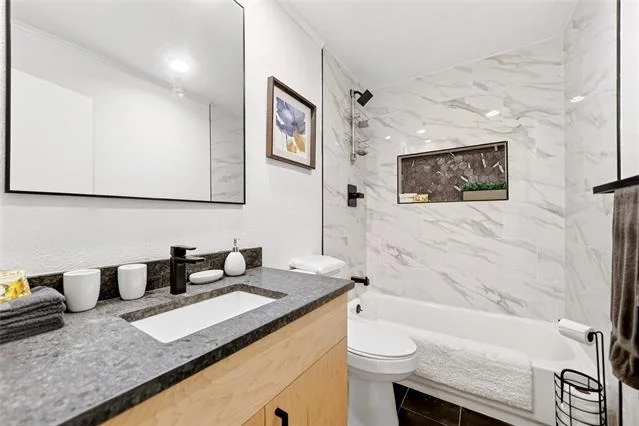 Photo of 5917 Maple Lane