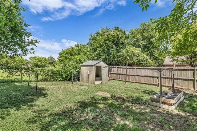 Photo of 316 E Chapman Road