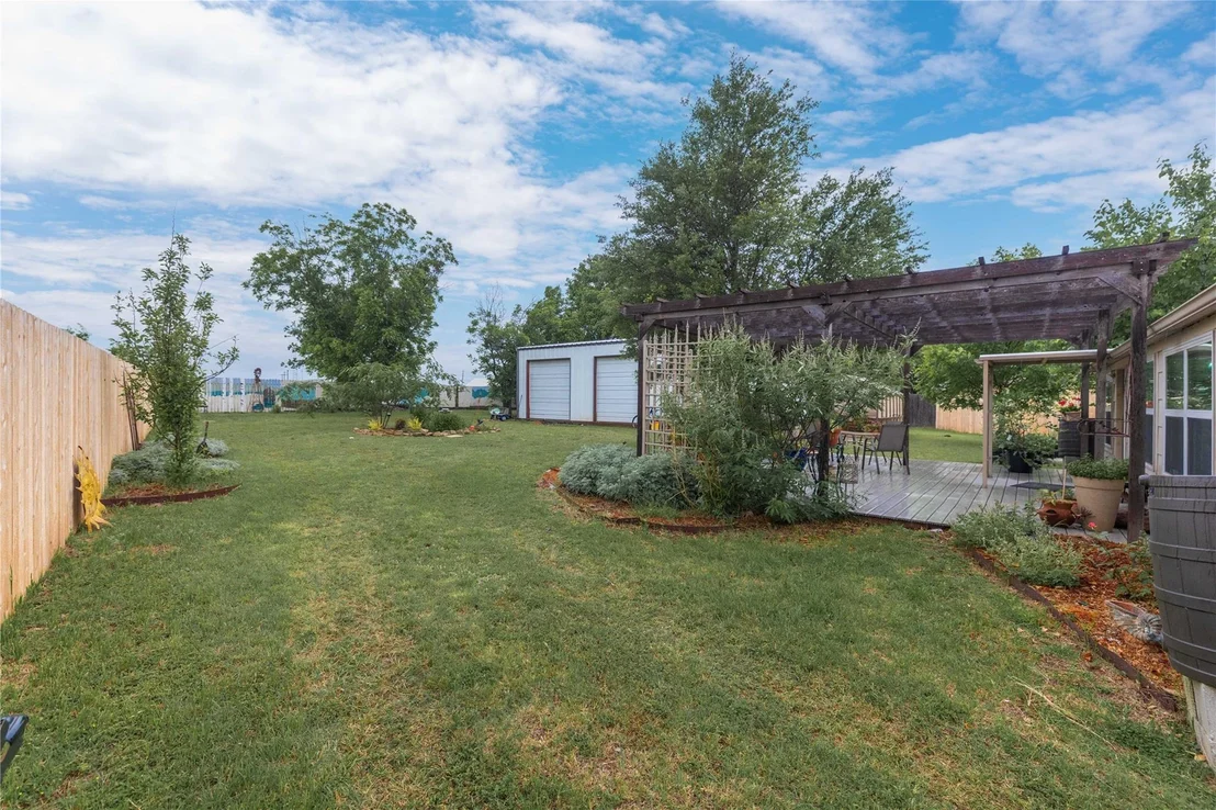 Photo of 205 longhorn dr